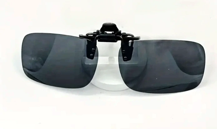 Polarizační klips Nakida T-143 na dioptrické brýle šedý s pouzdrem