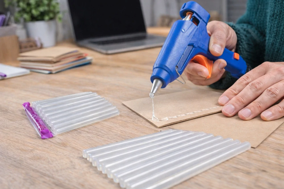 QiiM tavné lepící tyčinky do tavné pistole 7 mm 200 mm transparentní 10 ks