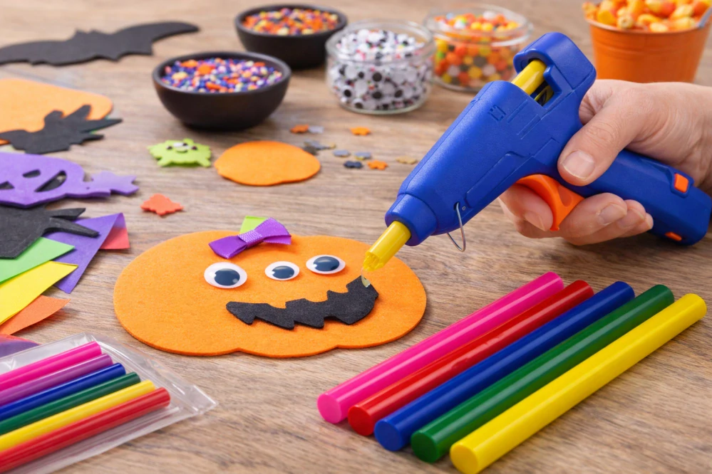 QiiM barevné tavné tyčinky do tavné pistole 7 mm 180 mm, mix barev 5 ks