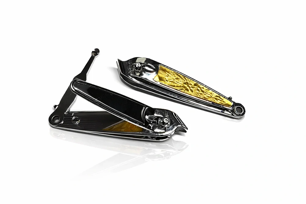 QiiM Celokovové nerezové štípačky na nehty s dekorem – 7 cm