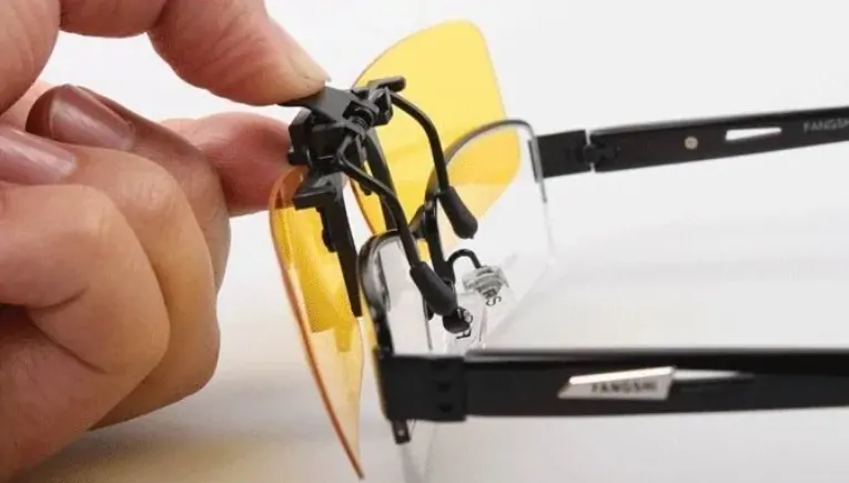 Polarizační klips Nakida T-143 Y - žlutý, 60x41mm - Zlepšuje kontrast