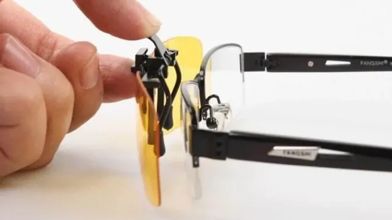 Polarizační klips Nakida T-143 Y - žlutý, 60x41mm - Zlepšuje kontrast